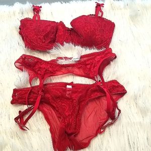 Red 3 piece lingerie set...never worn..wrong size